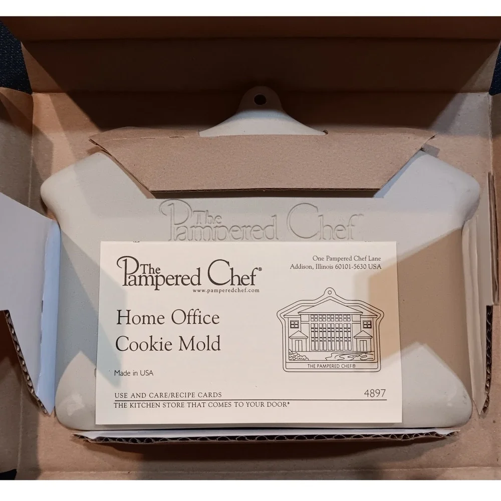 The Pampered Chef Home Office Cookie Mold 4897 Stoneware 2002 Made in USA Tan